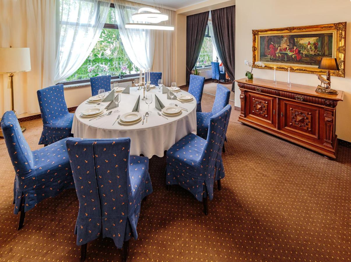 Hotel Fenix 옐레니아구라 외부 사진