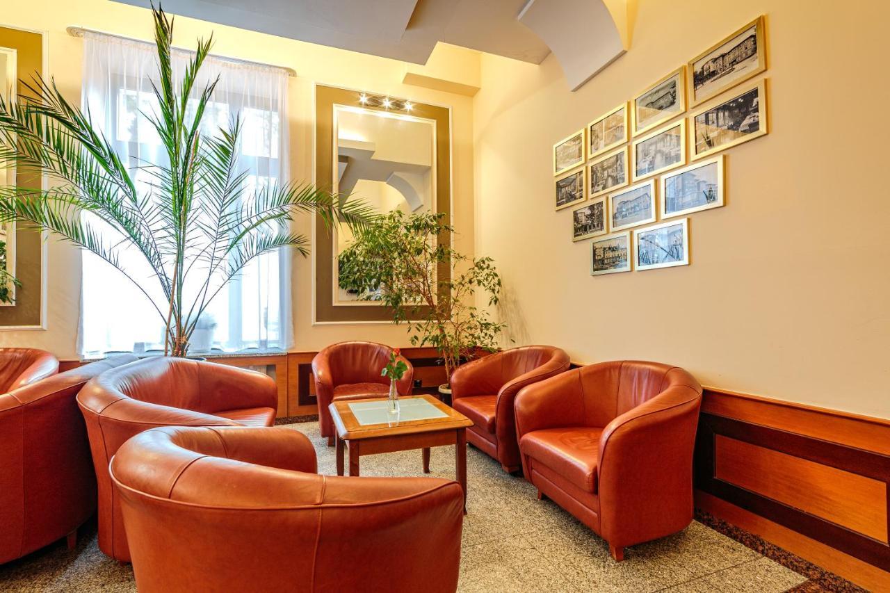 Hotel Fenix 옐레니아구라 외부 사진