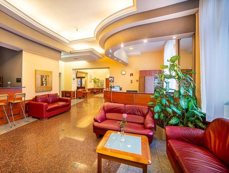 Hotel Fenix 옐레니아구라 외부 사진