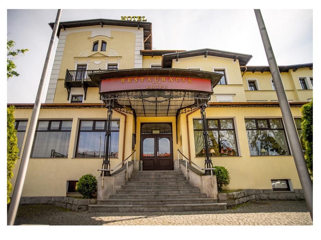 Hotel Fenix 옐레니아구라 외부 사진